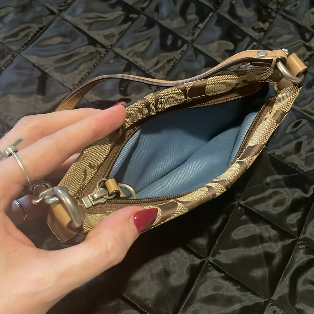 Coach Wristlet 🤎 - Picture 3 of 7